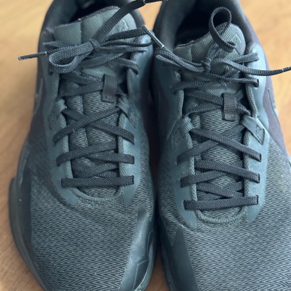 Men's Black NIKES Shoes Size 10
